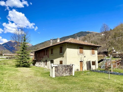 Country house in Giustino