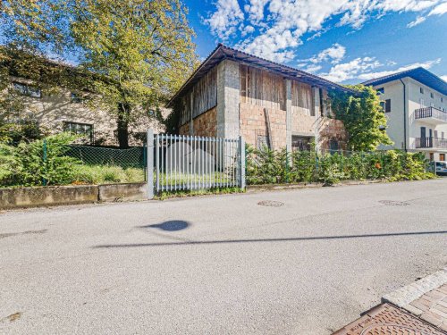 Maison individuelle à Comano Terme