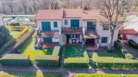 Radhus i Padenghe sul Garda