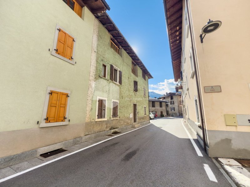 Особняк из двух квартир в Valdaone