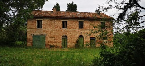 Сельский дом в Мондавио