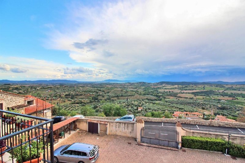 Apartment in Magliano in Toscana