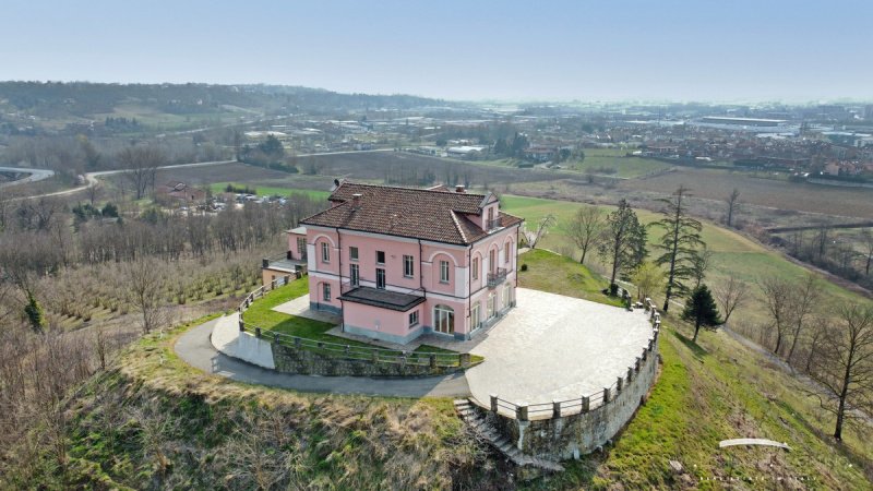 Villa en Asti