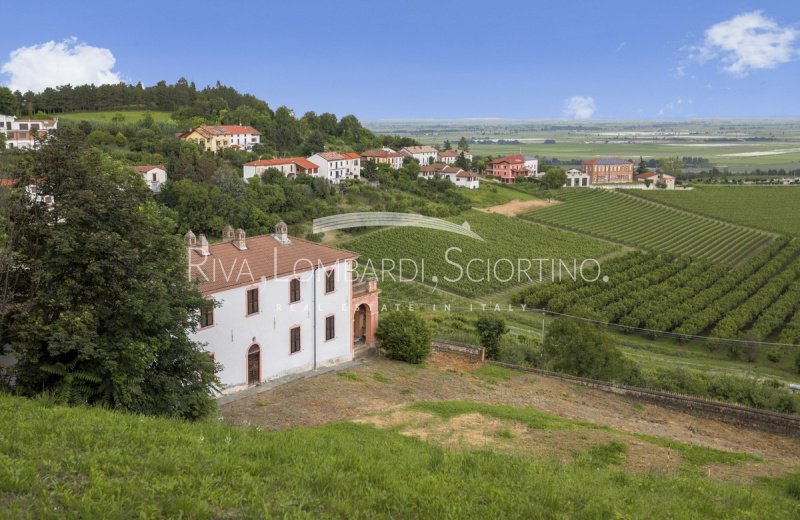 Casa di campagna a Camino