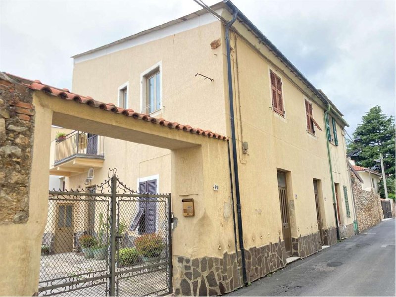 Semi-detached house in Albenga