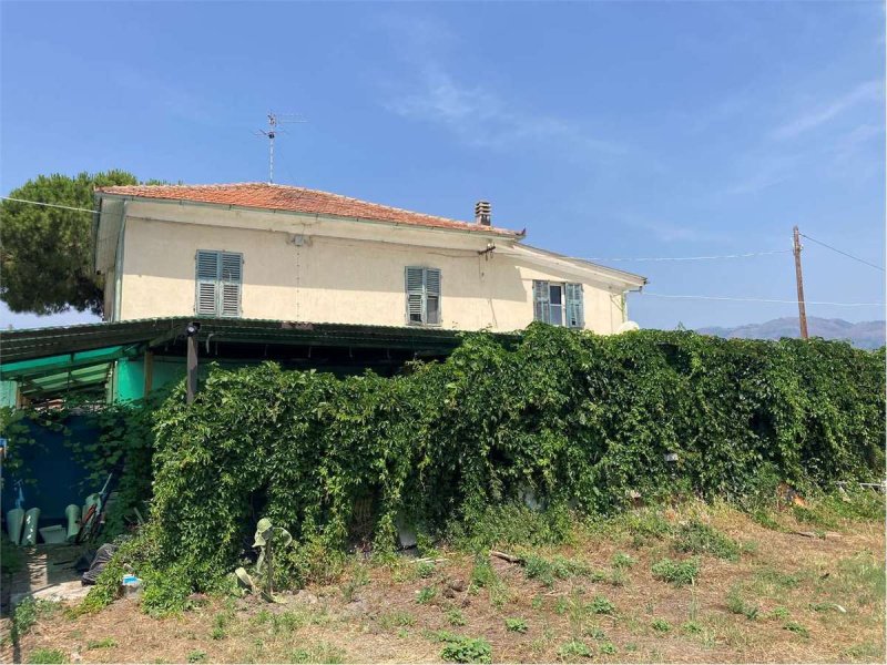 Casa independente em Albenga