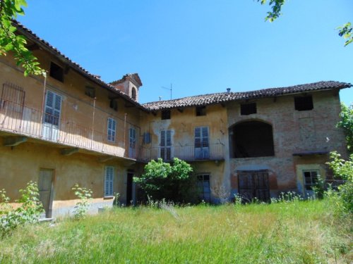 Historic house in Canelli
