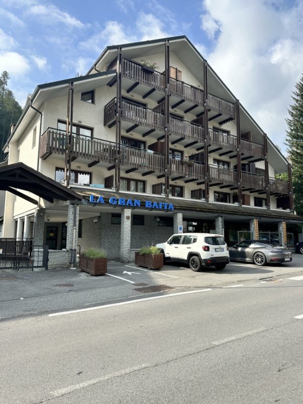 Edifício comercial em Bardonecchia