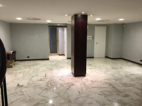 Kommersiell byggnad i Sanremo