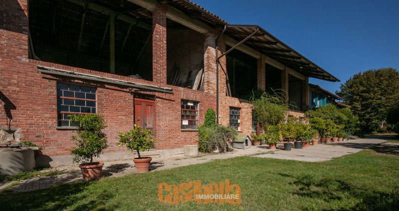 Country house in Villanova d'Asti