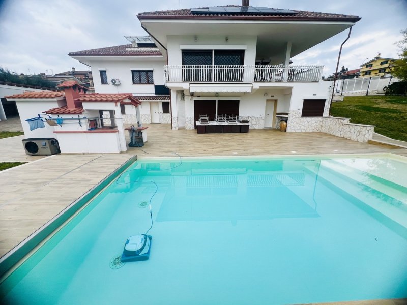 Top-to-bottom house in Guidonia Montecelio