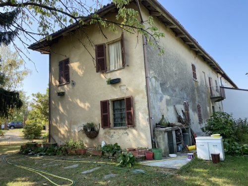 Huis op het platteland in Costigliole d'Asti