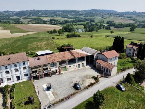 Huis op het platteland in Cerrina Monferrato