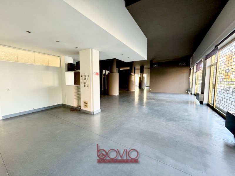 Inmueble comercial en Turín