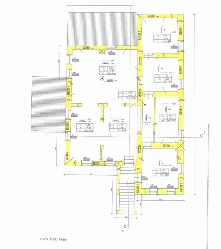 Klein huisje op het platteland in Assisi