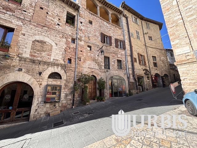 Zakelijk onroerend goed in Assisi