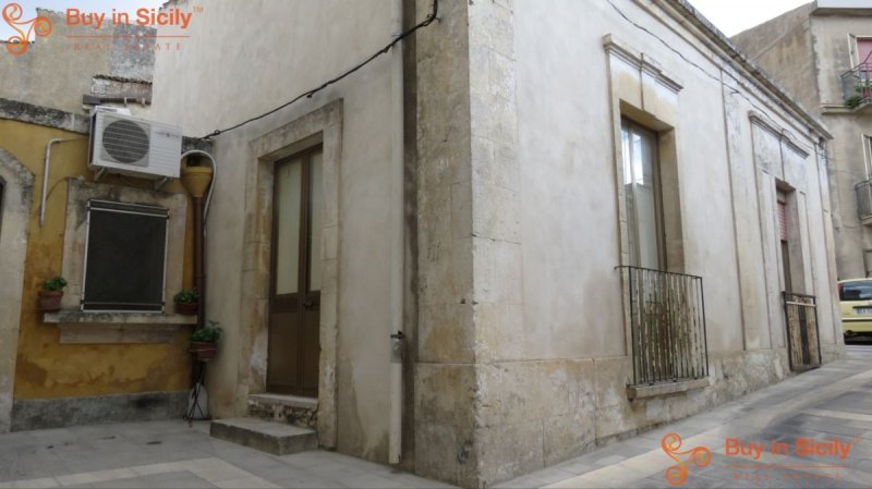 Detached house in Palazzolo Acreide