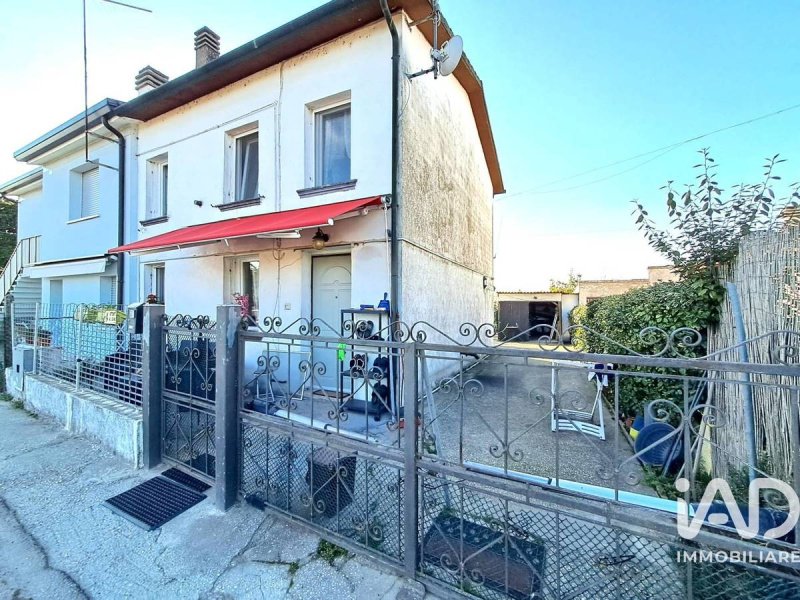 Maison mitoyenne à Frassinelle Polesine