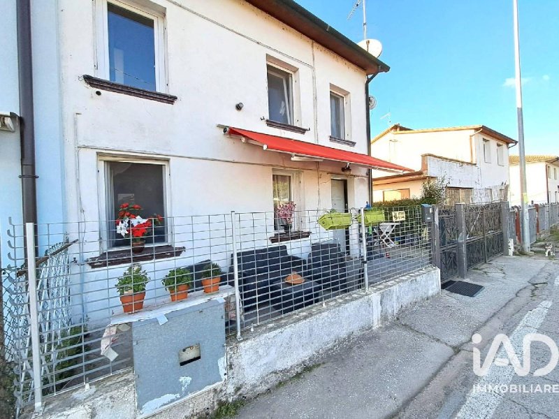 Maison mitoyenne à Frassinelle Polesine