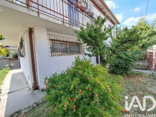 Half-vrijstaande woning in Rovigo