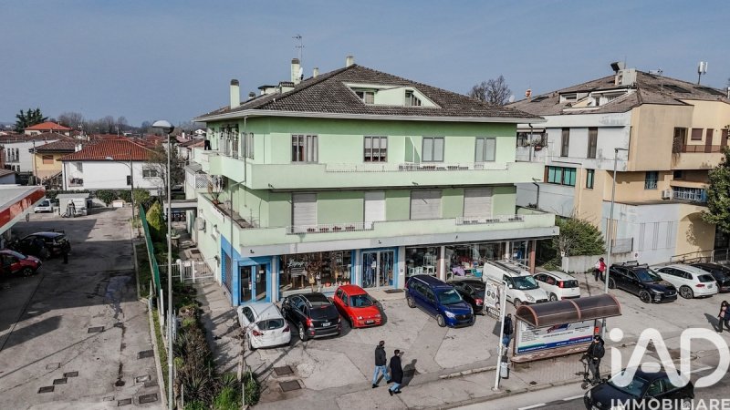Edifício comercial em Pádua