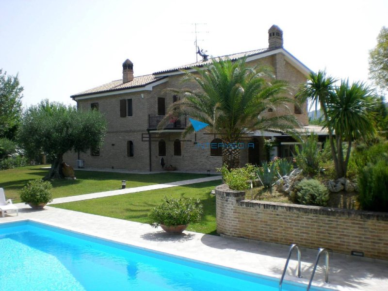 Villa a Sant'Elpidio a Mare