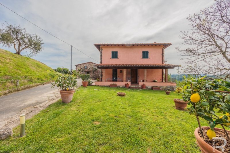 Сельский дом в Пескалья