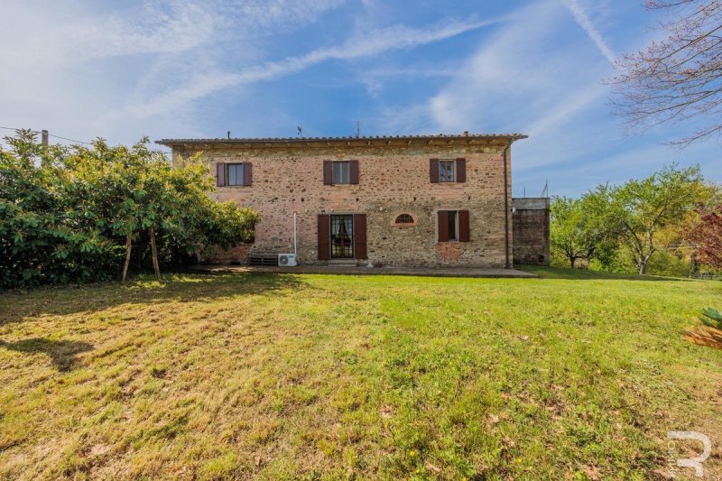 Casa de campo en Scarperia e San Piero