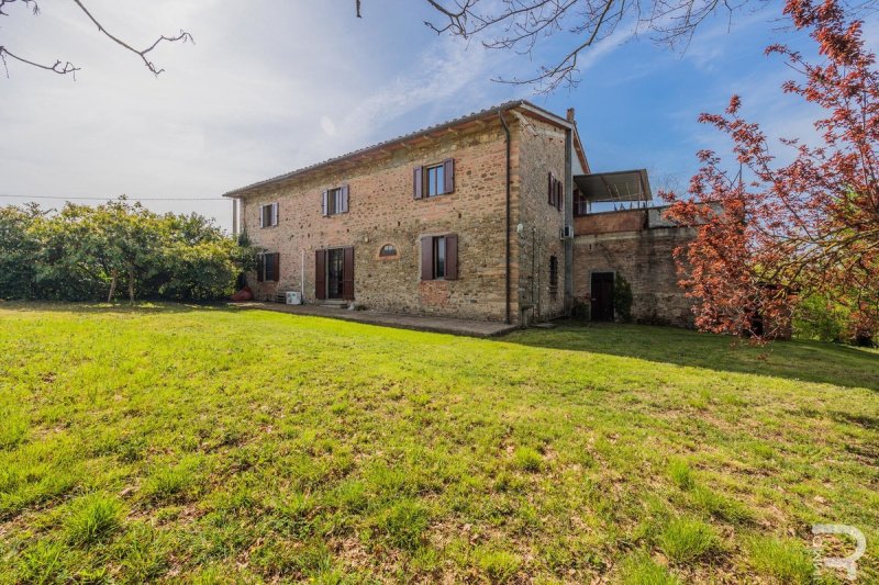 Casa di campagna a Scarperia e San Piero