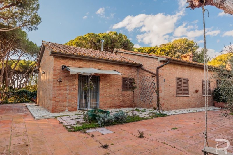 Country house in Orbetello