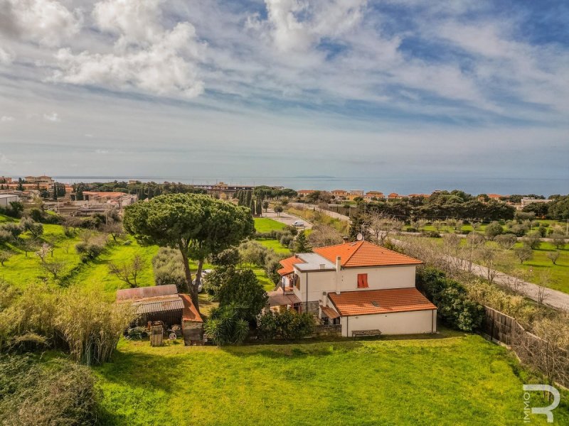 Villa in San Vincenzo