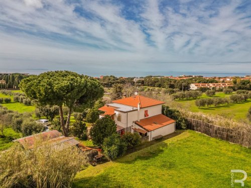 Villa in San Vincenzo