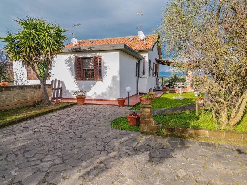 Detached house in Piombino