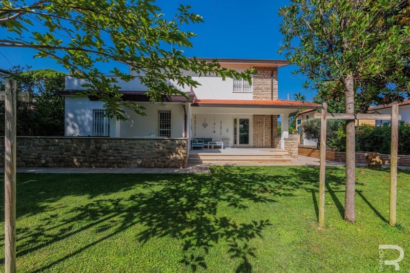 Villa in Forte dei Marmi