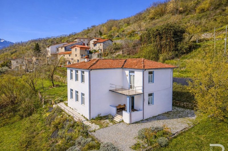 Сельский дом в Кастельнуово-ди-Гарфаньяна