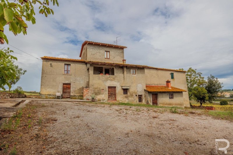 Country house in Lucignano