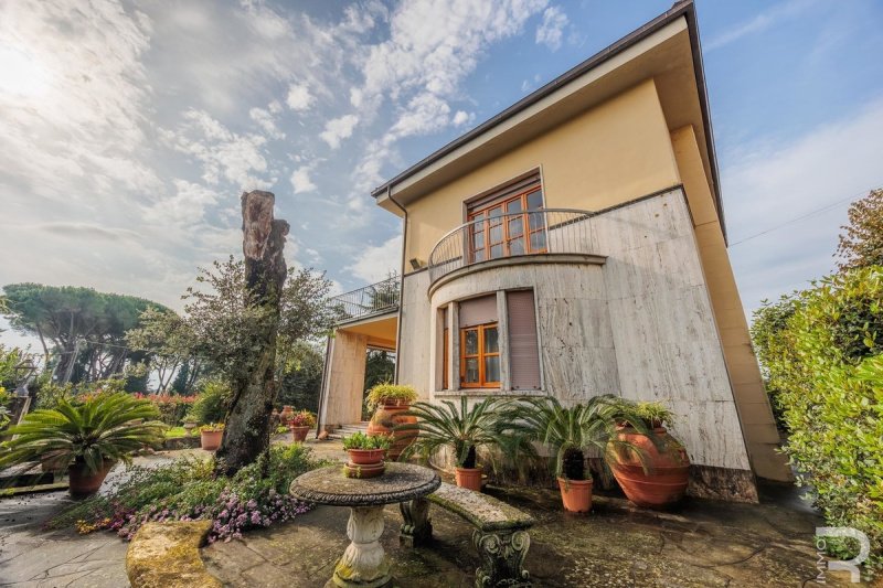 拉斯特拉-阿锡尼亚别墅