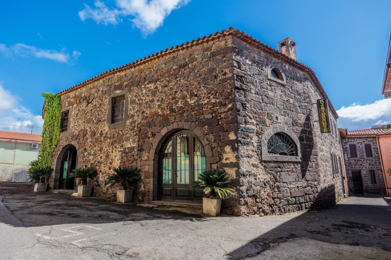Commercial property in Ghilarza