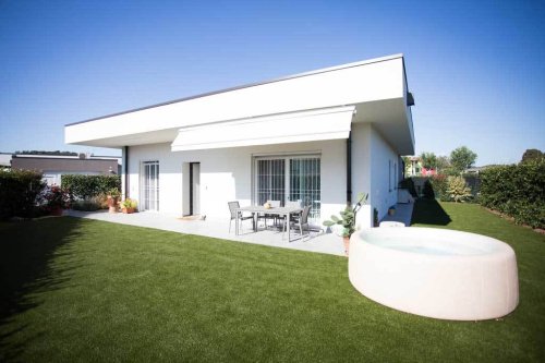 Villa a Calvagese della Riviera