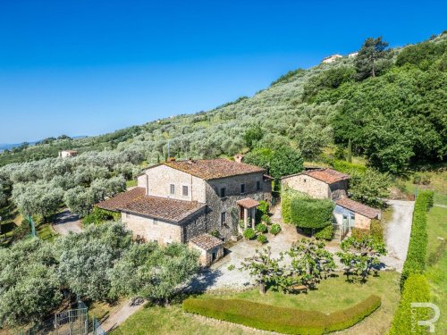 塞拉瓦莱-皮斯托耶塞乡间房屋