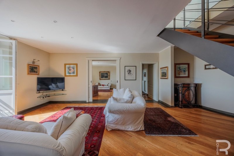 Apartamento em Livorno