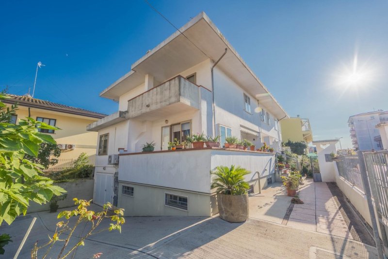 Особняк в Кьоджа