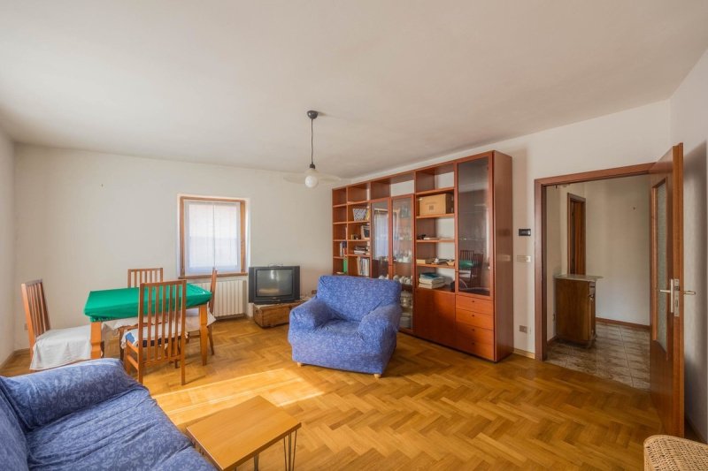Apartamento em Sfruz