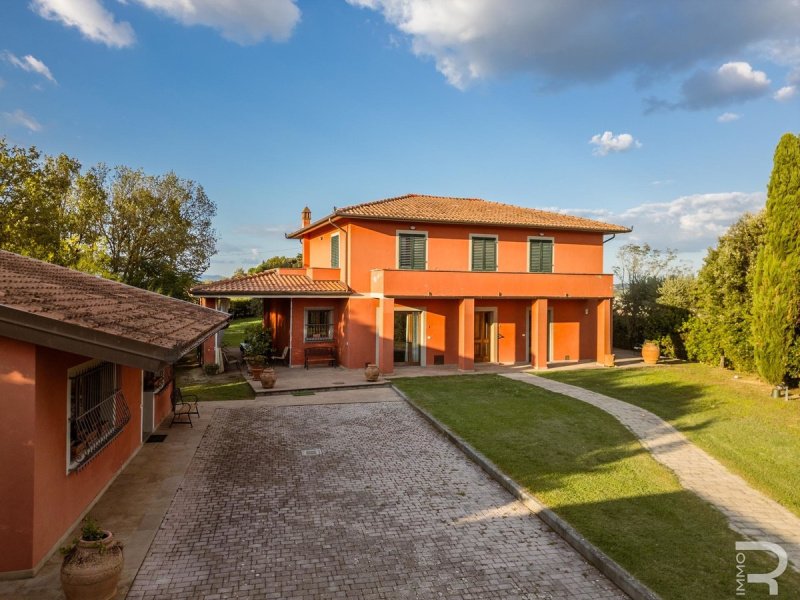 Вилла в Кастельфьорентино