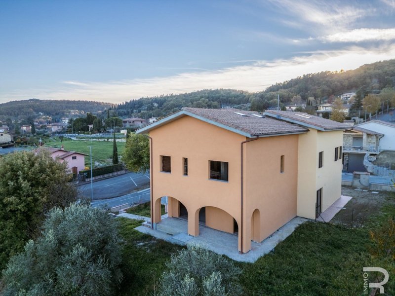 Особняк из двух квартир в Сартеано