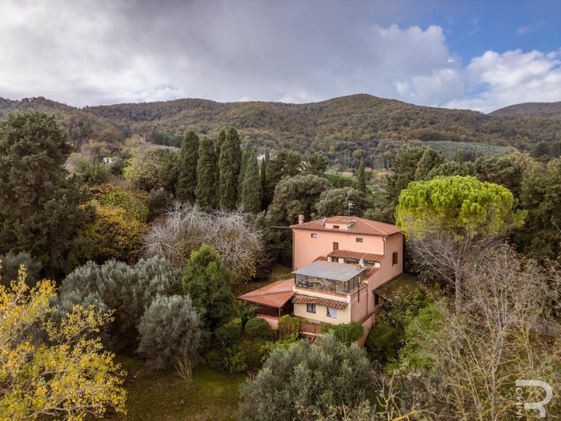 Villa in Collesalvetti