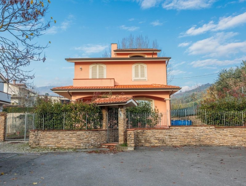 Вилла в Масса-э-Коцциле