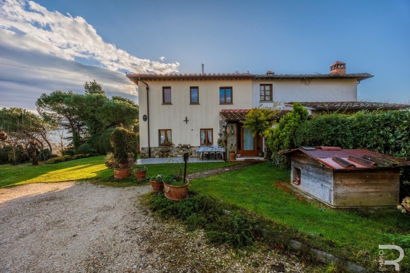 Дом в Риньяно-суль-Арно