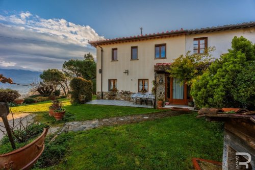 Дом в Риньяно-суль-Арно