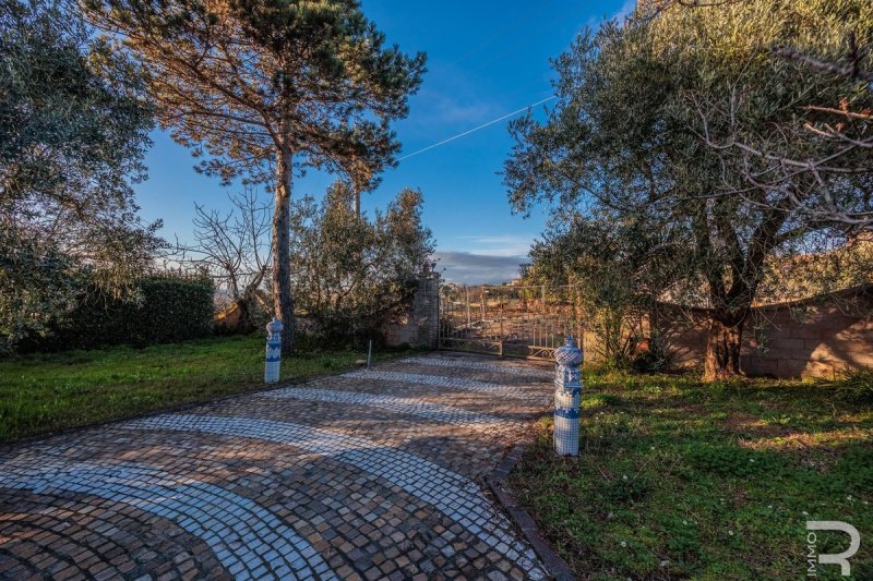 克雷斯皮纳-洛伦扎纳房屋